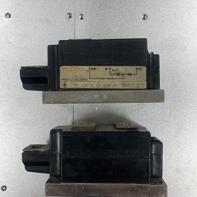 TD250N12KOF  -  A 欧 2只有没