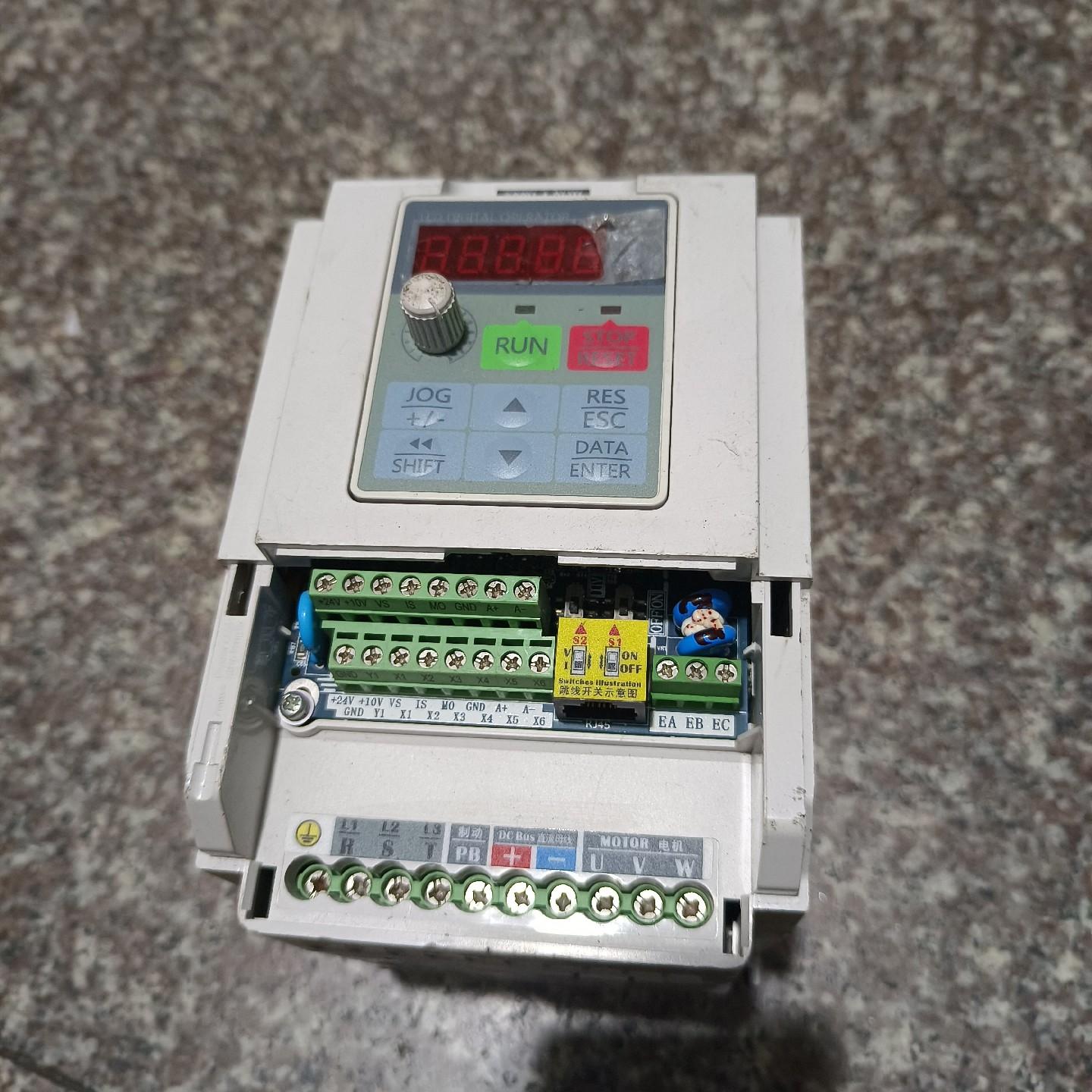 正弦变频器EM100 380V4KW 拆机 实物拍摄