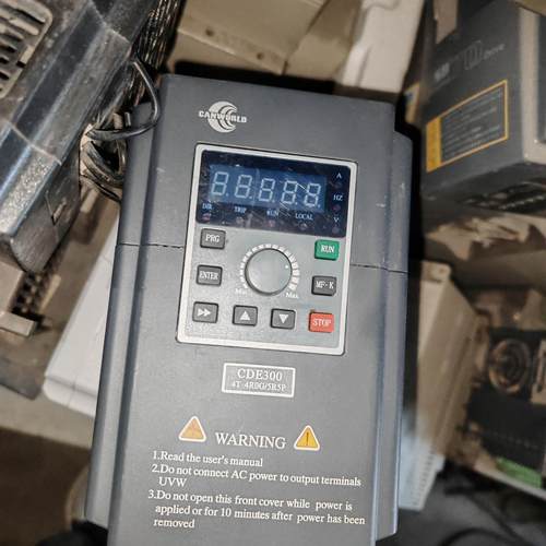 康沃CDE300变频器。