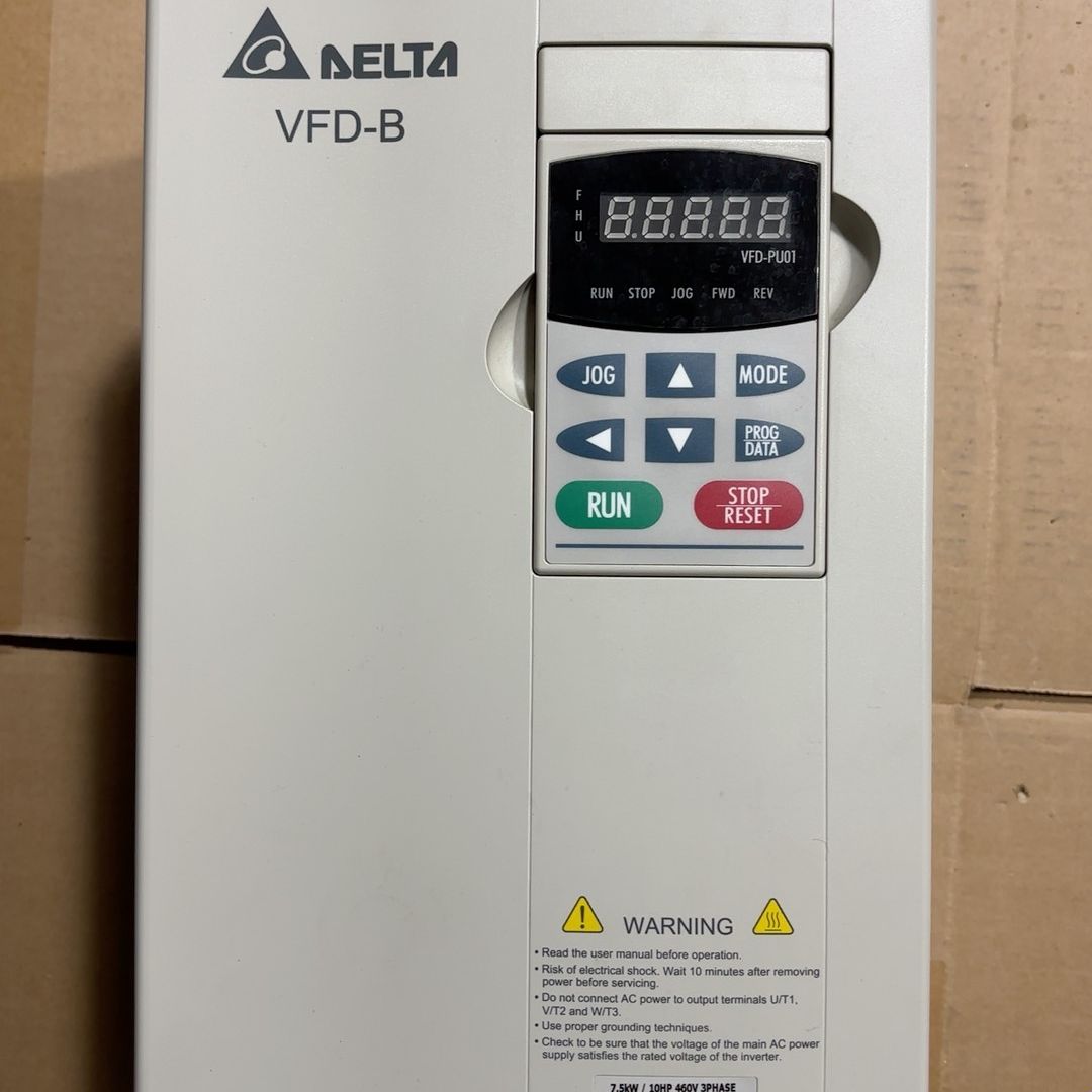 台达变频器MODEL：VFD075B43A。7.5KW。38