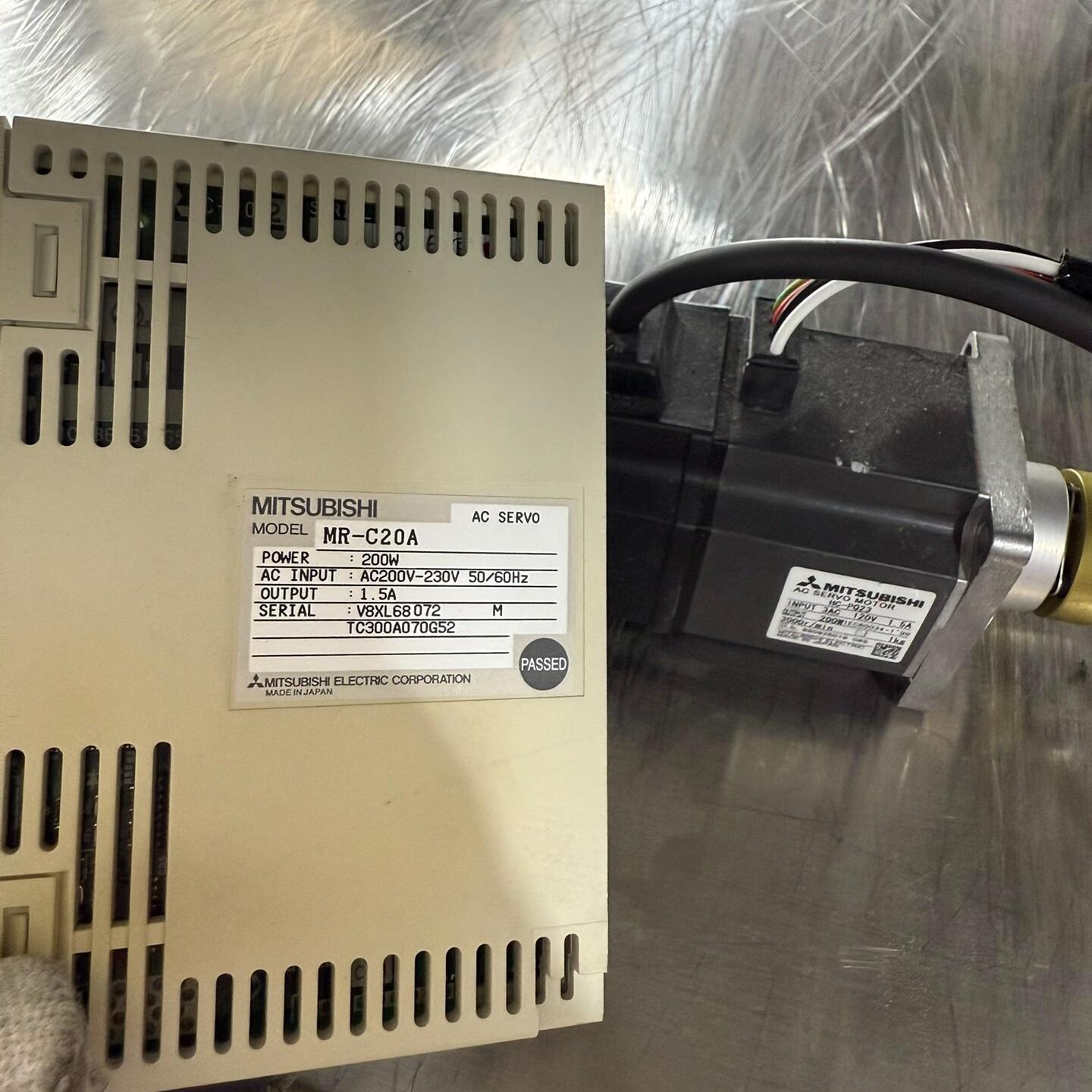 MR-C20A三菱伺服电机HC-PQ23 成色新 整套出 功