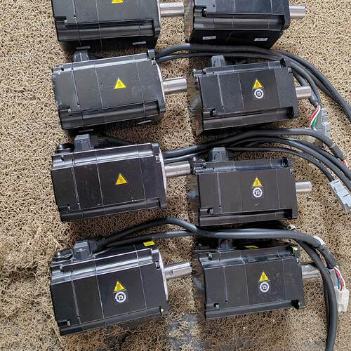 安川SGM7J-04A7C6S伺服电机