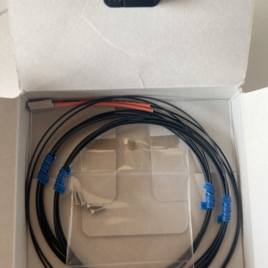 E32-T25ZR光纤传感器. 图片实物拍