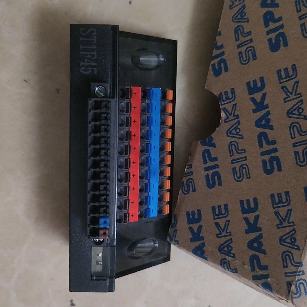 未使用斯帕克电源分配端子台ST1F45  。实物拍摄 售