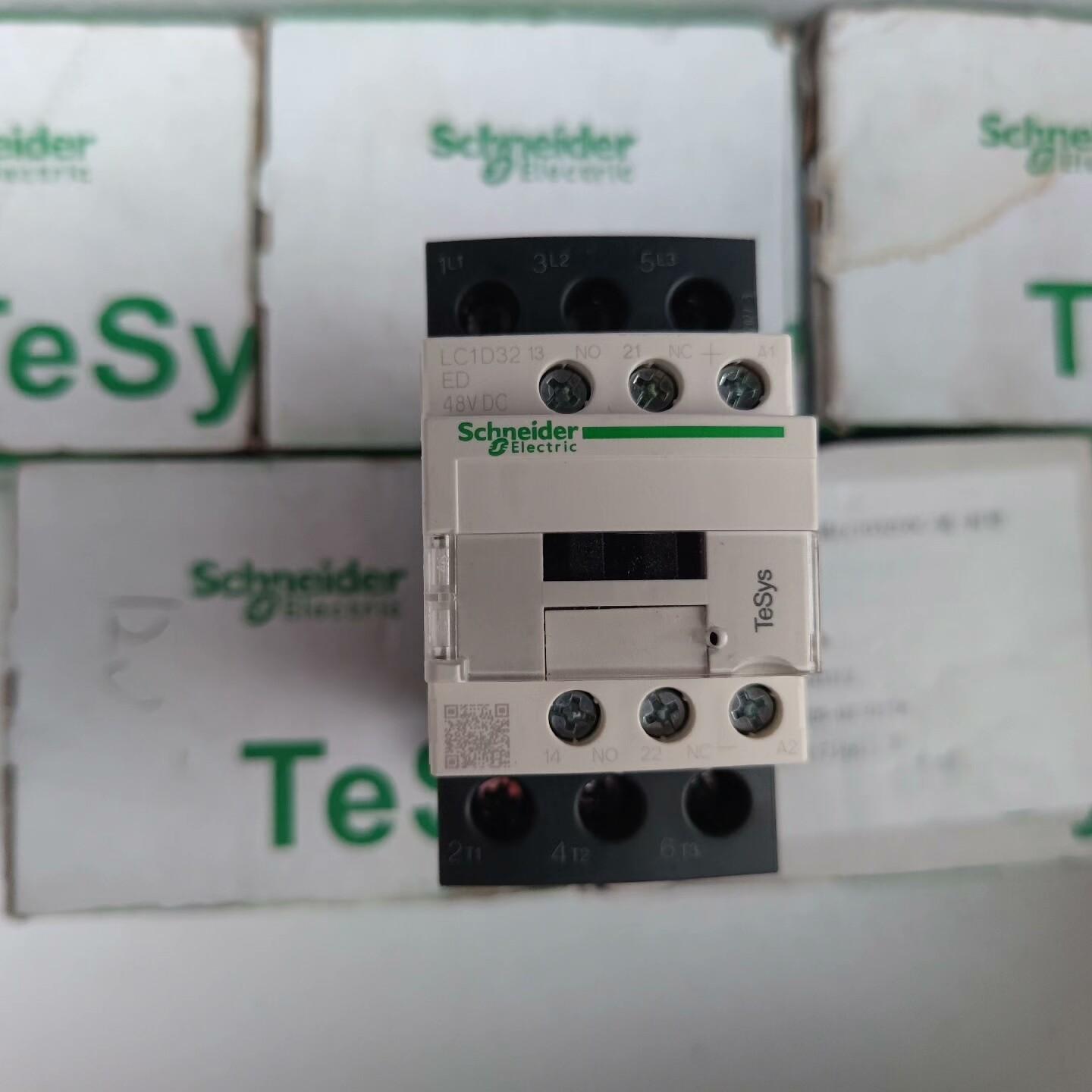 施耐德直流接触器 LC1D32EDC  48v 全新带包装