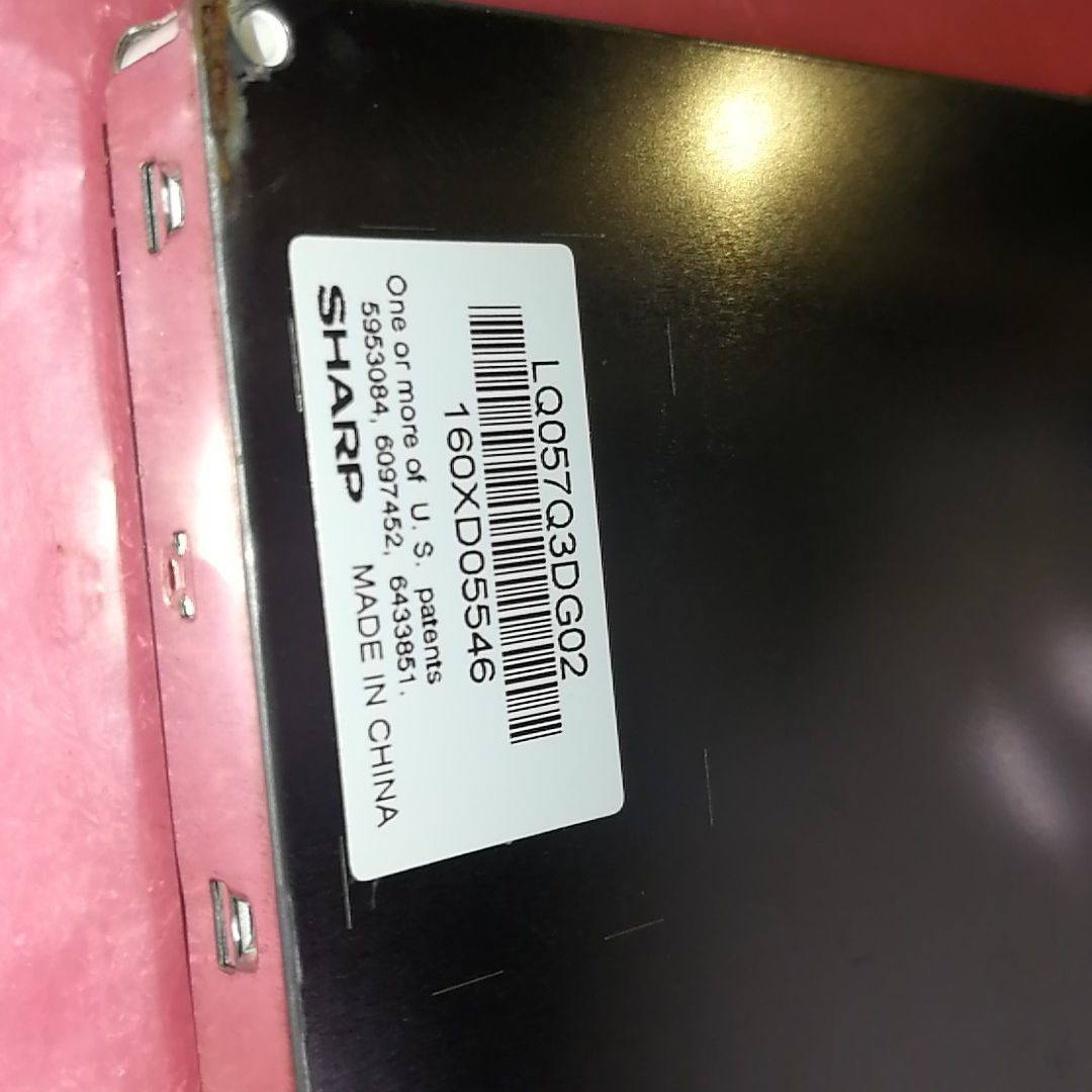 夏普5.7寸  型号 LQ057Q3DG02