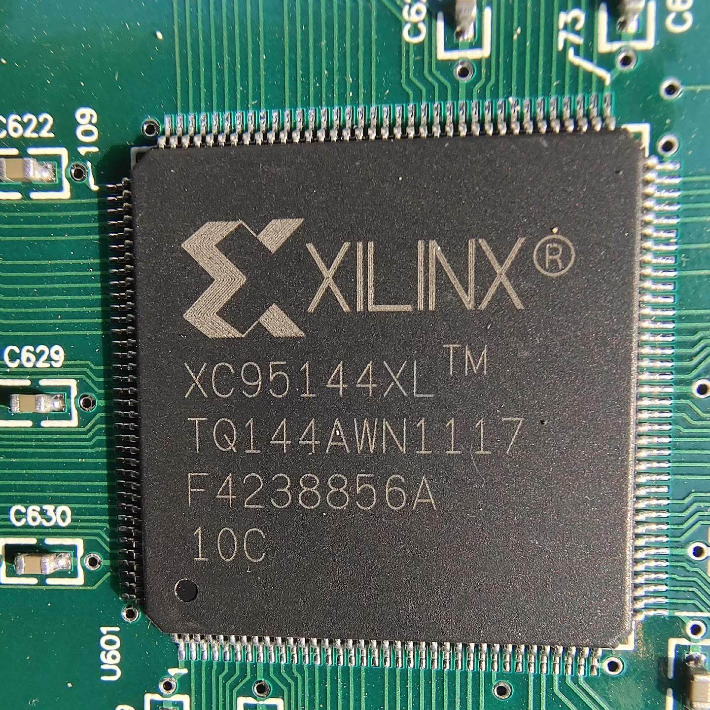 XC95144XL-TQG144A/  拆机 切板  单