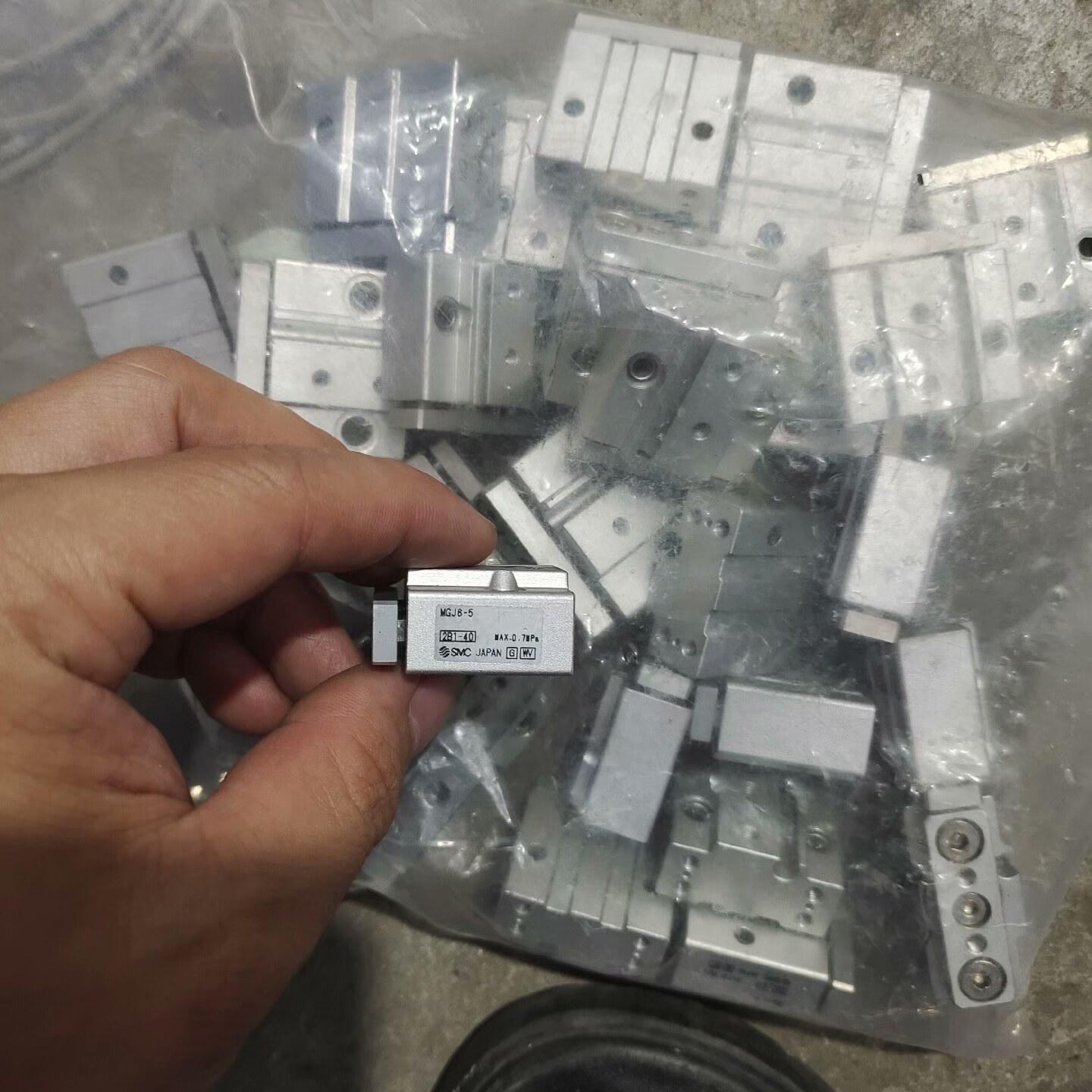 25个迷你型三杆气缸 型号MGJ6-5 打包30一