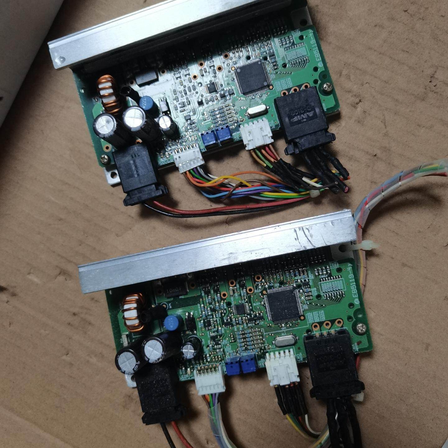 东方马达驱动器BLHD100K 拆机  实物图。