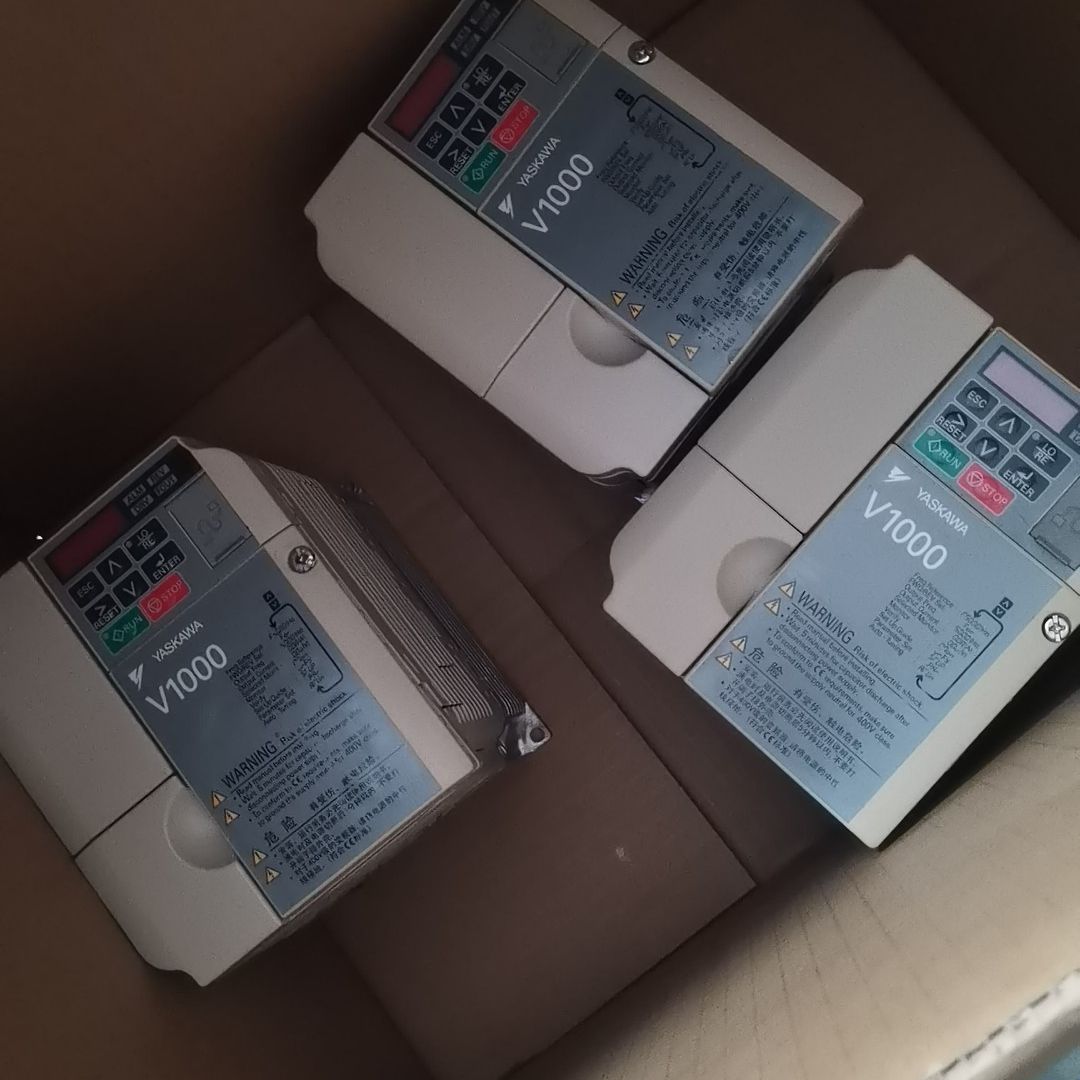 安川变频器VB4A0009  5台  VB4A0004  4