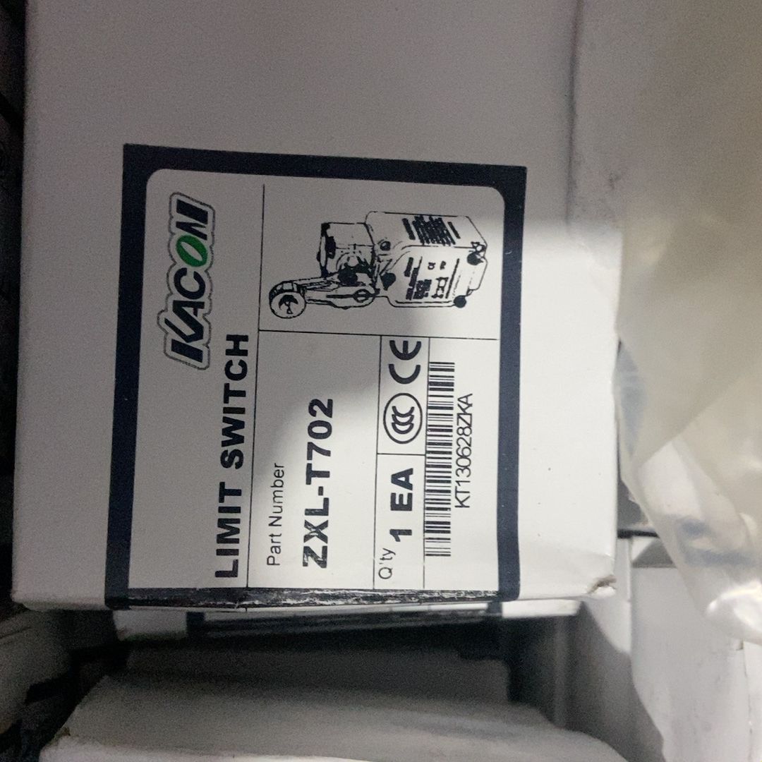 全新原厂凯昆行程开关ZXL-T702 一共50个。可代替WL