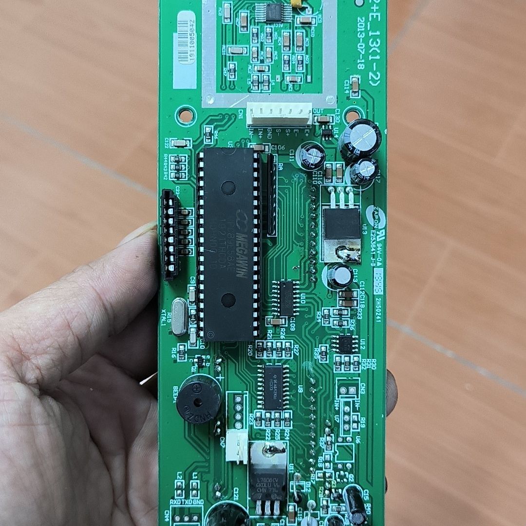 上海耀华A12主板 只有一张 实物拍摄 成色如图 需要的拍