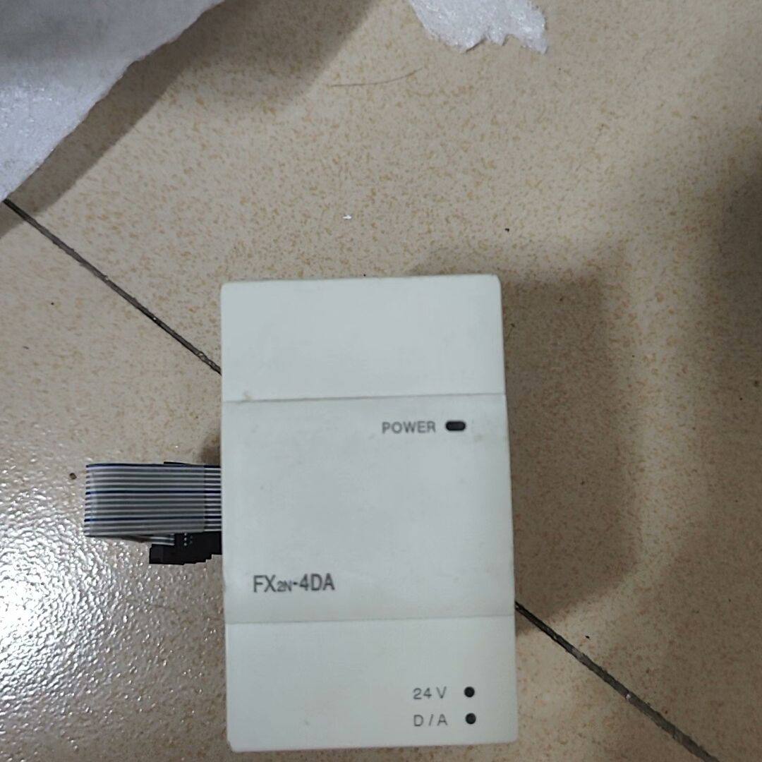 plc FX2N-4DA 成色如图 出售