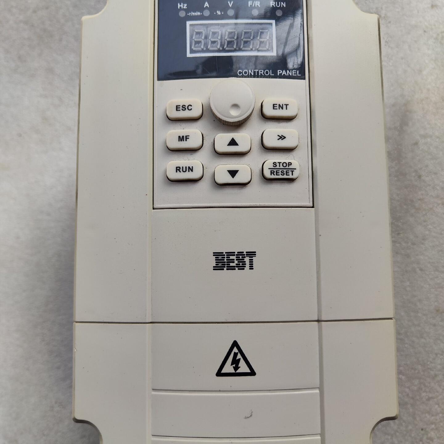 贝士德3kw变频器 FC300-3.0G-S2-B4C 实物