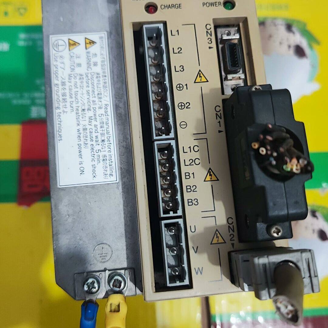 安川SGDM-10ADA-V伺服驱动器 功能完好 实物拍摄。