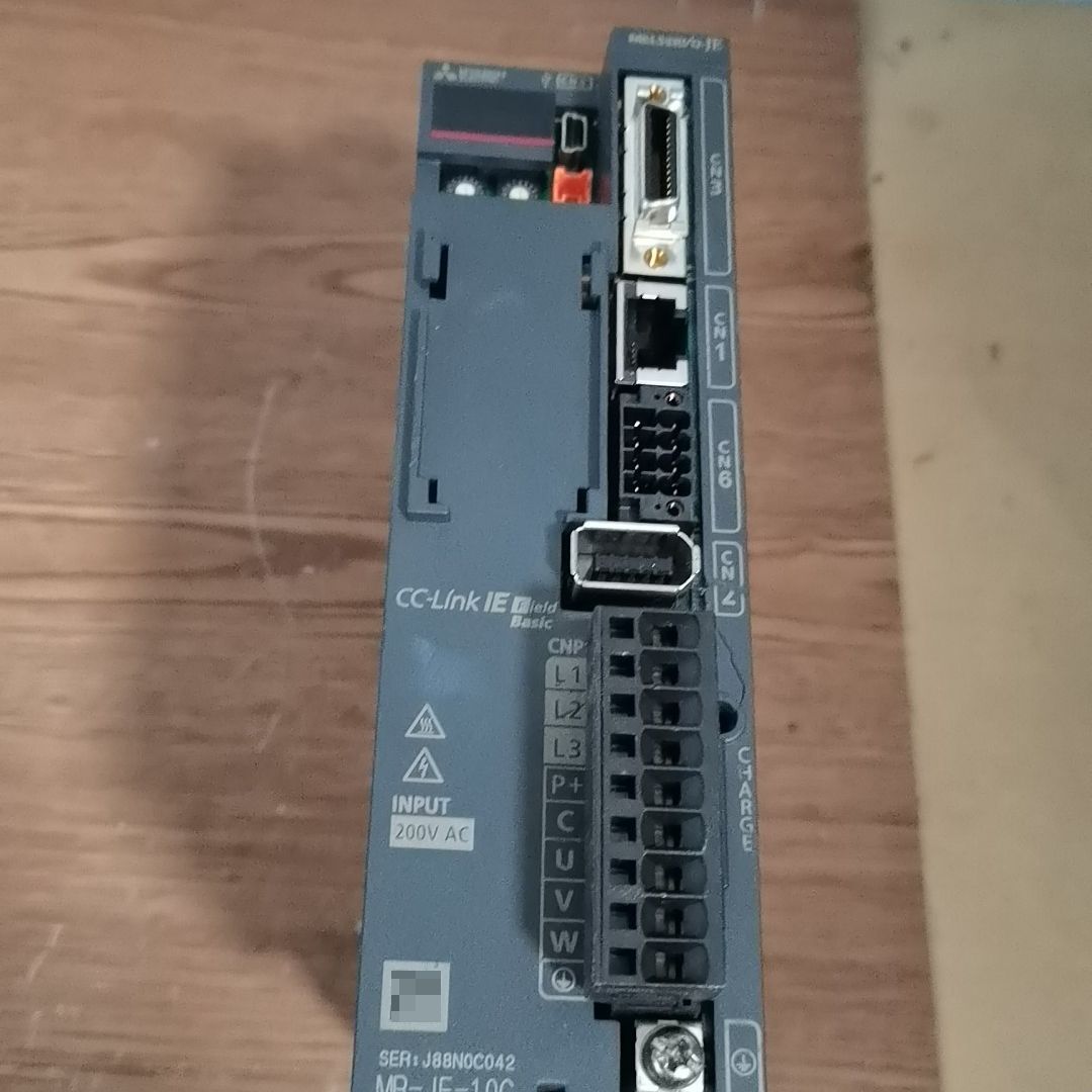 伺服驱动器 MR-JE-10C 伺服驱动器 成色如图 通