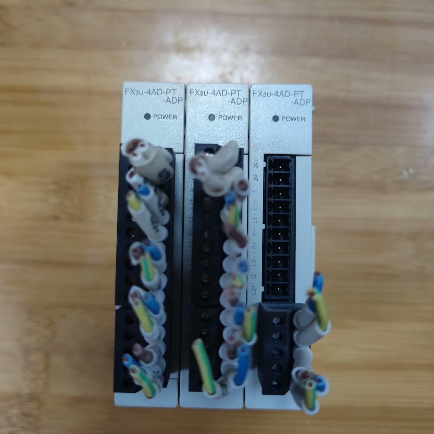 三菱 FX3U-4AD-PT-ADP  成色如图 功能正常