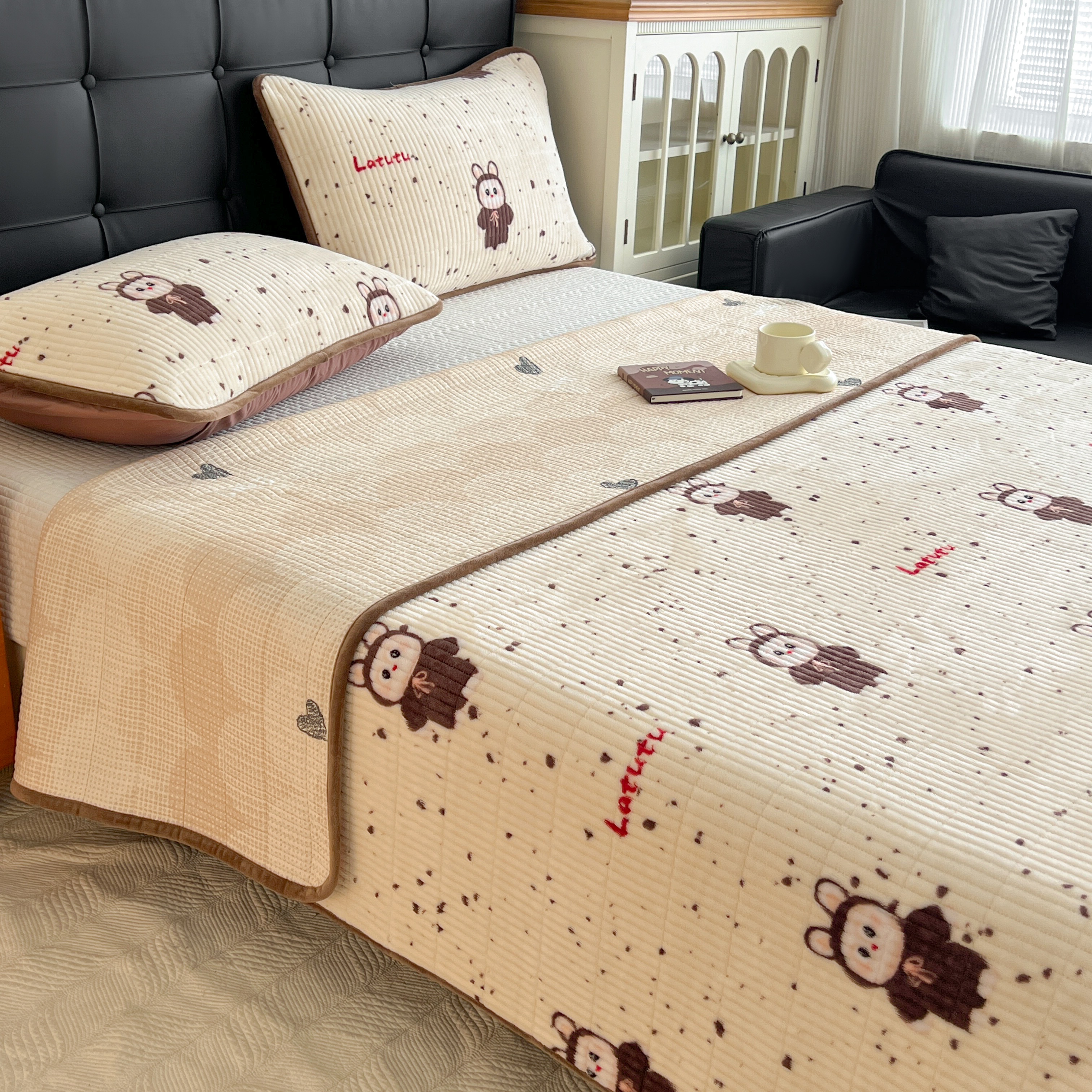 秋冬A类牛奶绒床盖三件套保暖珊瑚绒榻榻米加厚床单一面棉一面绒