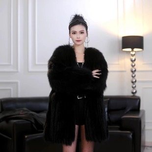 百搭爆款 2025新款 女时尚 狐狸毛车条皮草外套中长款 月光故里