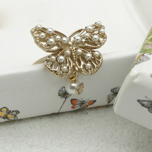 2025年高端富贵花轻奢小众高级感珍珠夸张金色镂空立体蝴蝶戒指女