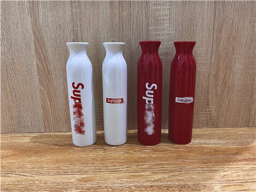 sup潮牌花瓶白色红色简约花瓶酒瓶装饰摆件客厅卧室陶瓷