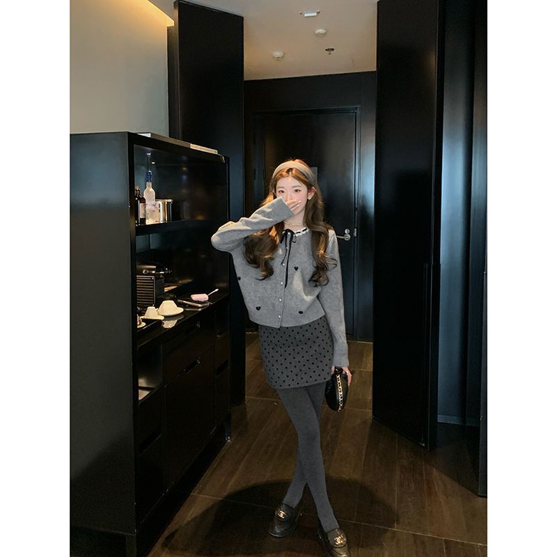 陈大钰高级感超好看灰色针织开衫女秋冬内搭可外穿独特绝美小毛衣