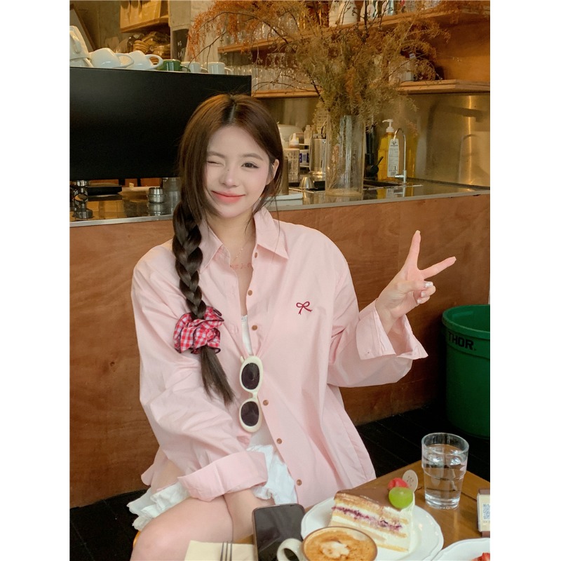 慵懒风宽松休闲粉色衬衫外套女早秋薄款设计感蝴蝶结刺绣衬衣上衣