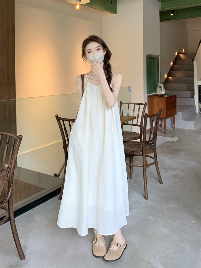 设计感高级感挂脖吊带连衣裙女夏2025新款小个子气质显瘦长裙子