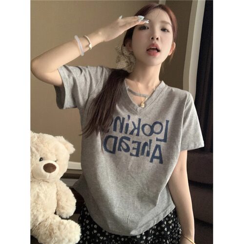 韩版别致显瘦V领短袖T恤女夏季2026新款设计感宽松休闲灰色上衣