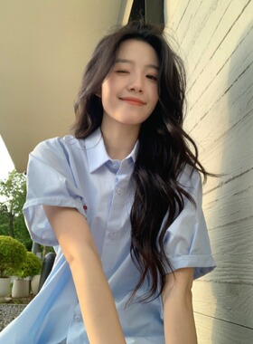 设计感小众蝴蝶结刺绣蓝色短袖衬衫女夏季慵懒风休闲宽松衬衣上衣