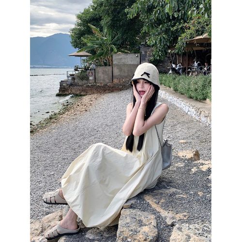 法式气质温柔海边度假连衣裙女夏高级宽松松弛无袖背心裙A字长裙