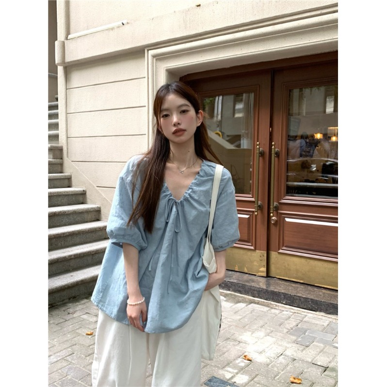 法式别致V领蓝色短袖衬衫女夏季2025新款宽松慵懒休闲气质上衣