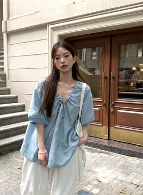 法式高级感V领蓝色短袖衬衫女春夏2026新款宽松慵懒韩系气质上衣