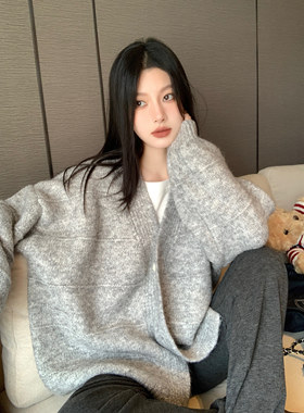 V领灰色毛衣外套女秋冬季2025新款慵懒风宽松韩系针织开衫上衣
