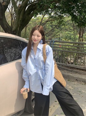 法式高级蓝色衬衫女早秋新款宽松休闲气质衬衣V领薄款韩系上衣