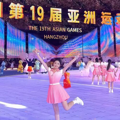 新款粉色男女情侣款演出服青春动感运动会开幕式飘逸中国风服装