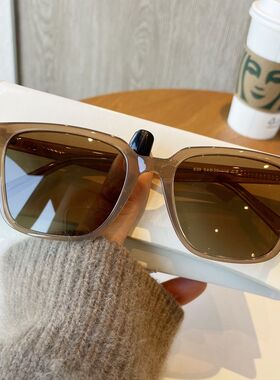 2024新方形猫眼黑色墨镜女潮圆脸