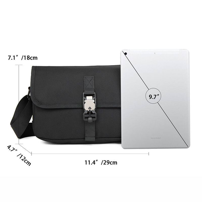 日系快拆扣单肩包男个性工装斜挎