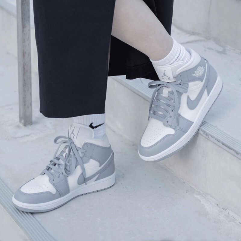 正品耐克WMNS AIR JORDAN 1 MID 女子防滑耐磨篮球鞋FD4331-121,运动鞋new,篮球鞋,淘宝优惠券,粉丝福利购,淘宝优惠卷