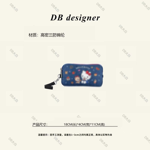 [大白优选]新款凯蒂猫联名爱心牛仔三拉链手拿包