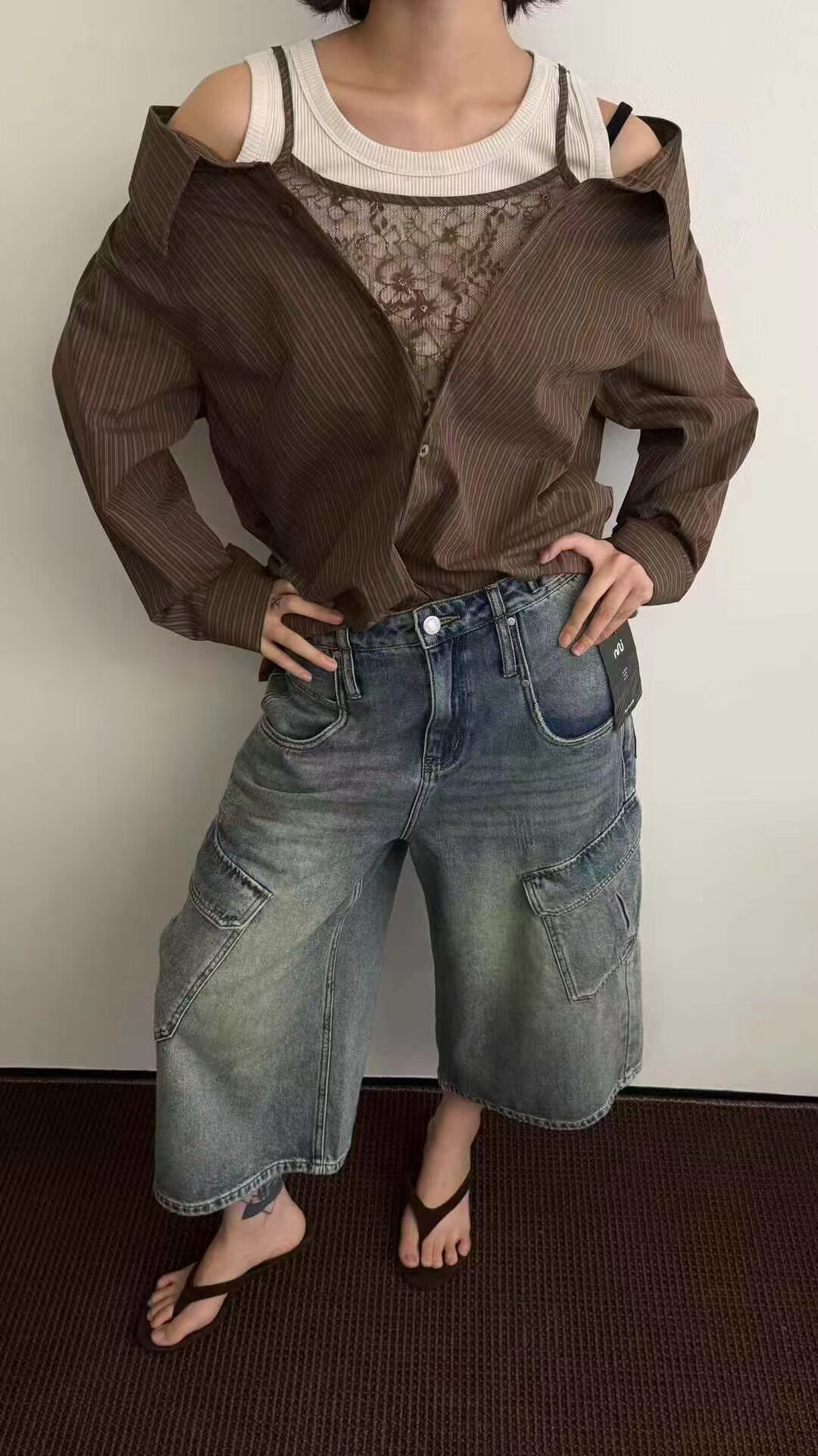 南油The ruo欧洲站026秋新款条纹拼蕾丝假两件露肩宽松长袖衬衫女