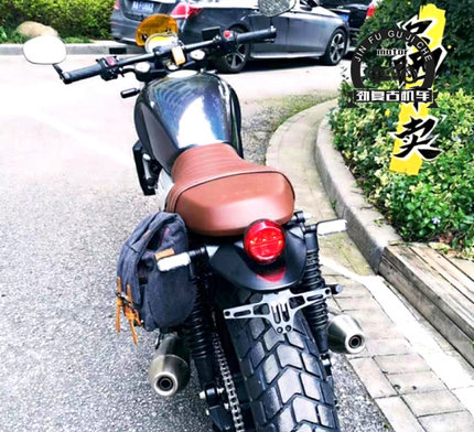 适用赛科龙RE3后牌照支架 宗申400机车短尾支架牌照灯 后挡泥直上