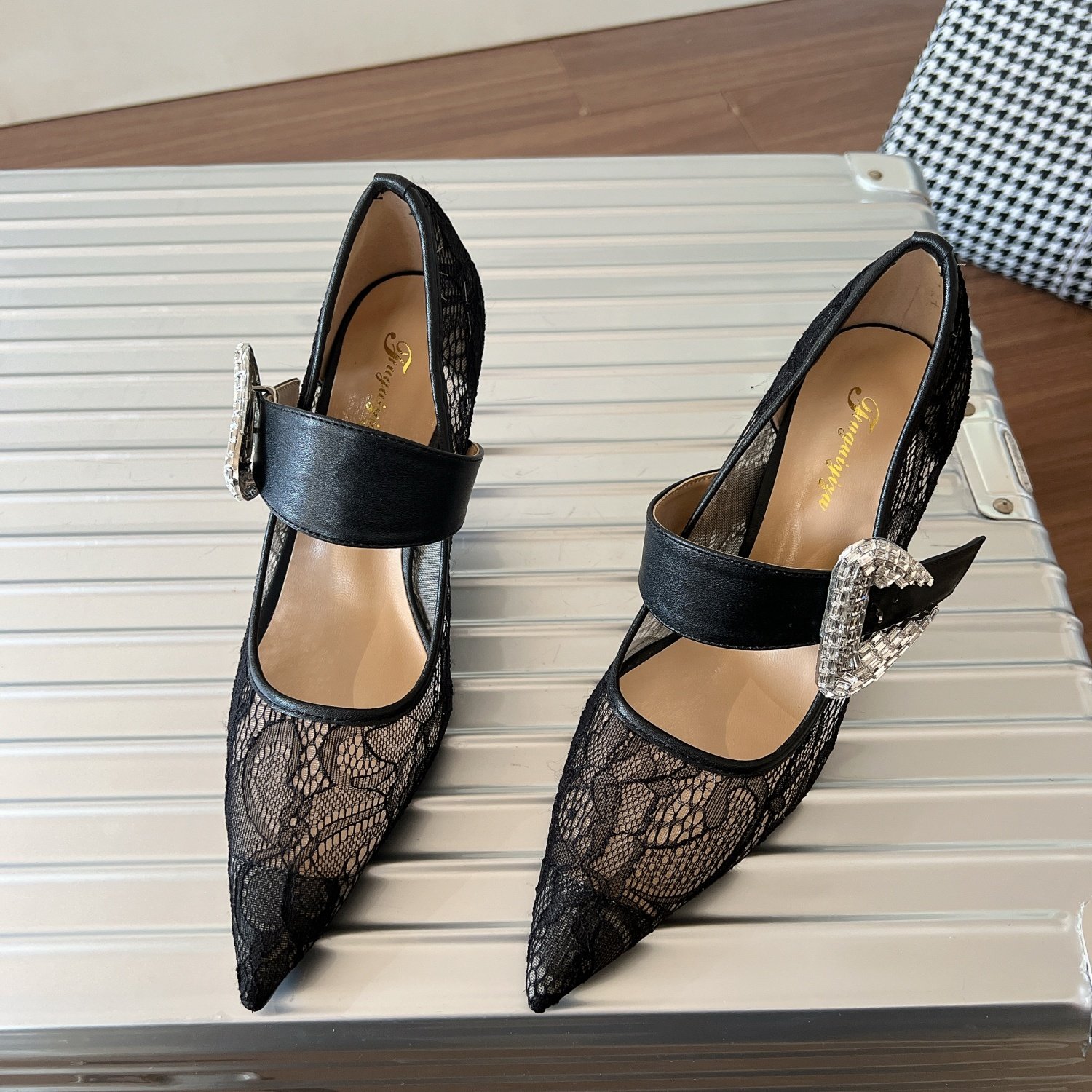 2026春季新款性感风蕾丝网面尖头鞋女一字带水钻扣气质高跟单鞋女,女鞋,浅口单鞋,淘宝优惠券,粉丝福利购,淘宝优惠卷