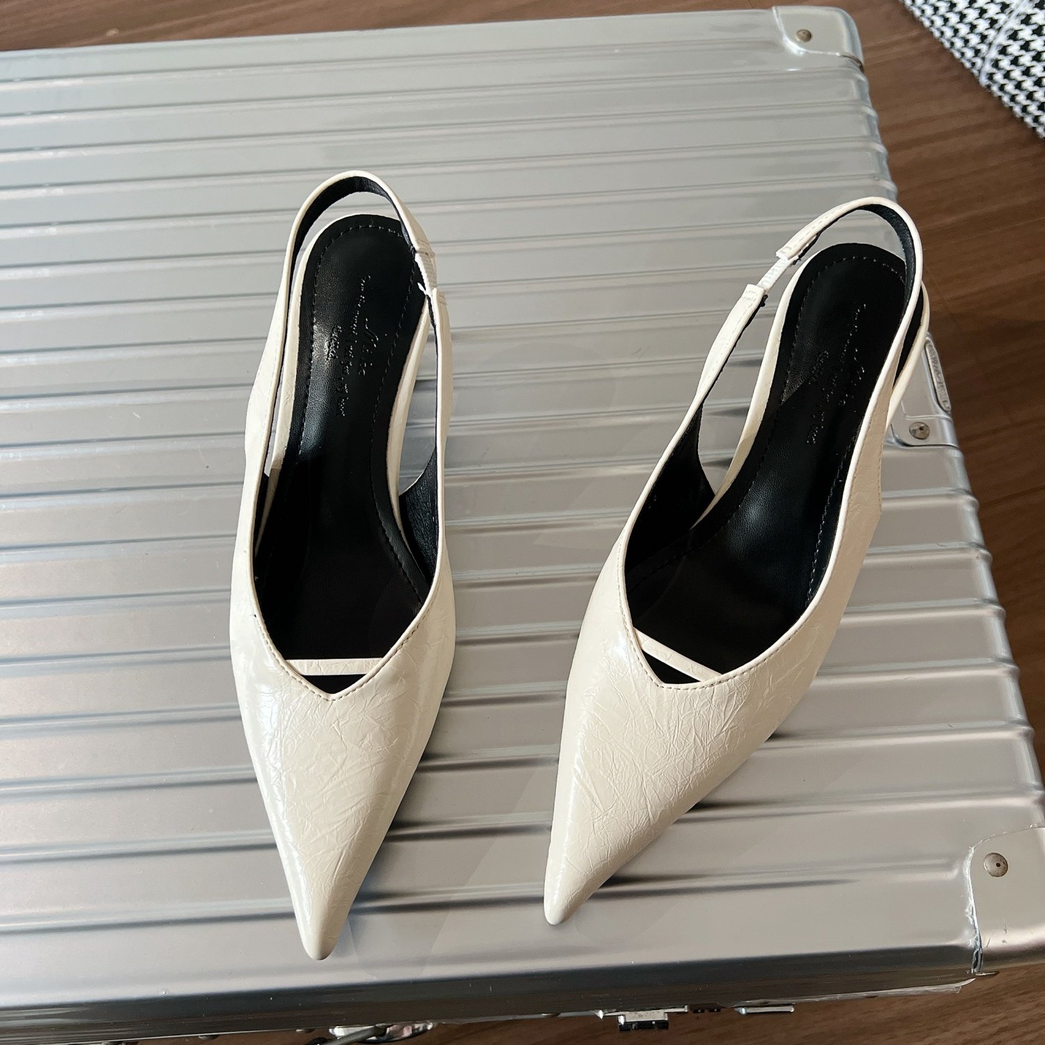 2026春季新款欧美风气质尖头单鞋女细跟浅口后空简约时尚高跟鞋女,女鞋,浅口单鞋,淘宝优惠券,粉丝福利购,淘宝优惠卷