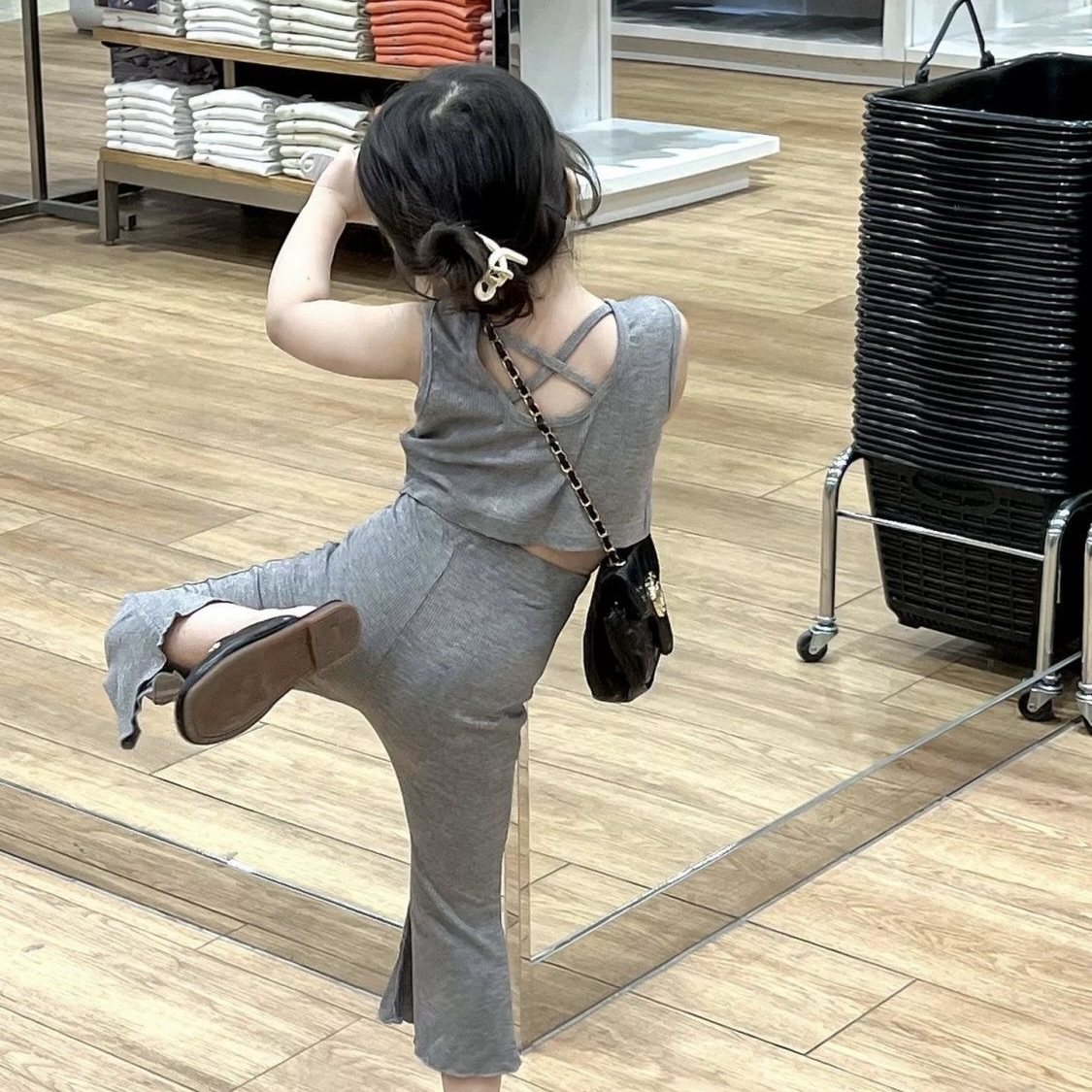 韩版童装女童2026夏季新款软糯洋气露背无袖背心纯色喇叭裤套装潮