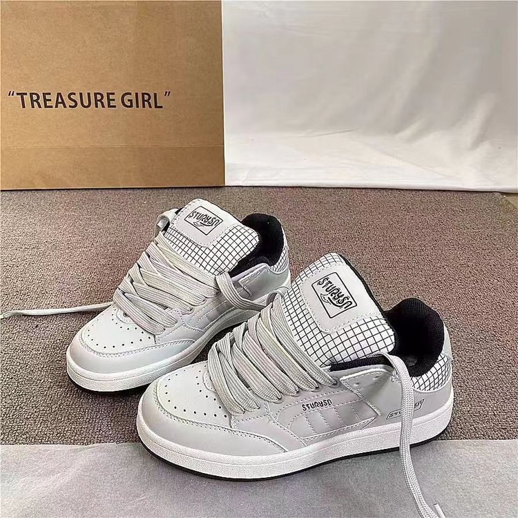 港风灰色小众百搭面包鞋女潮2025冬季新款德训板鞋运动休闲小白鞋