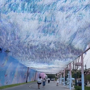 户外场地装饰镭射七彩雨丝帘背景墙生日布置派对彩带炫彩拍照道具