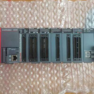 {议价}三菱PLC一套的，成色非常好，模块有L61P