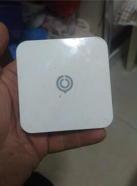 议价网易 UU加速盒子千兆版，实物拍摄，无其他配件，测不来感兴