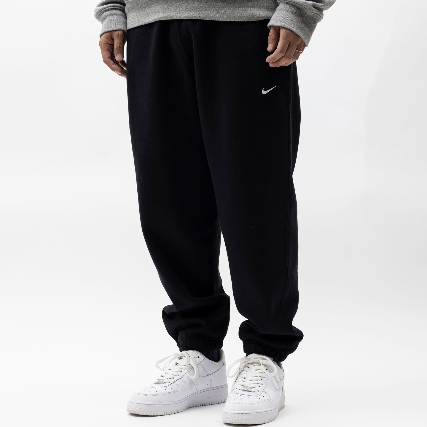 NikeLAB Solo复古刺绣重磅秋冬加绒直筒收脚运动休闲长裤 DX1365-封面